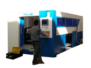 Màquina de tall làser de fibra òptica de 2kw a velocitat regulable per a tub metàl·lic